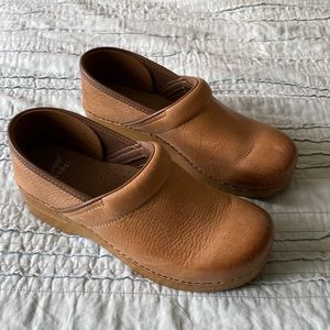 Dansko Professional Clog, size 40 (US 9.5-10)